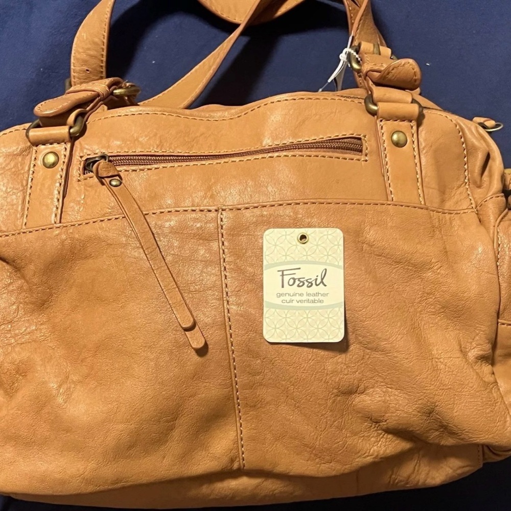 Vintage FOSSIL Genuine Leather Satchel – Classic Tan with Key Charm